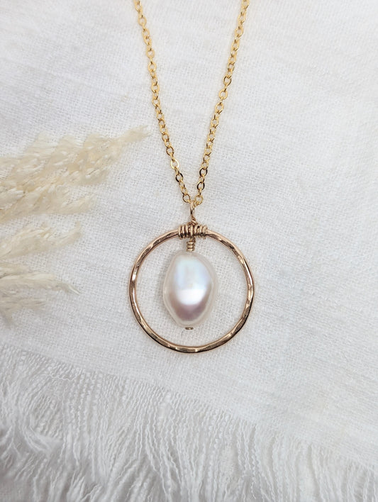 Textured Halo Pearl Necklace